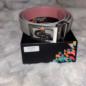 Gray and Pink Men's Belt with accessories 34”